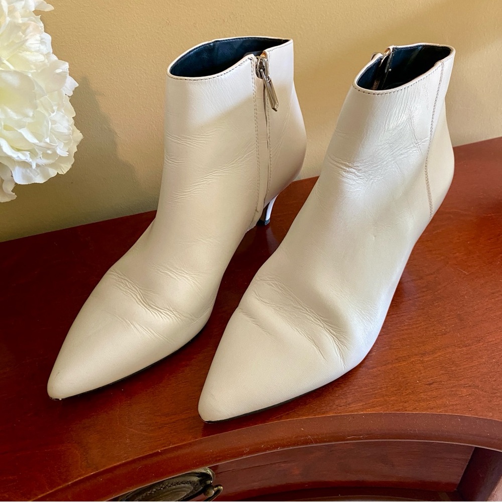 Sam Edelman white booties - Picture 2 of 7
